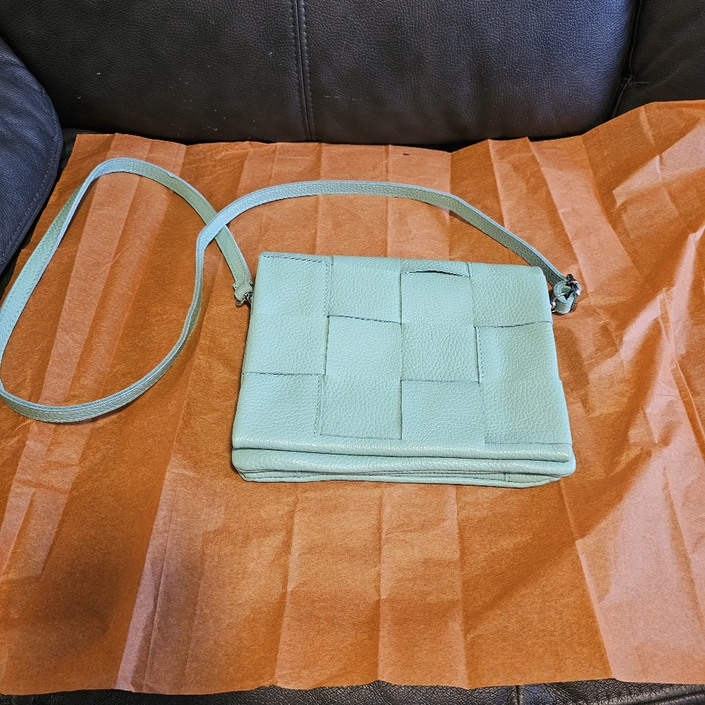 Loowie leather crossbody made in Italy